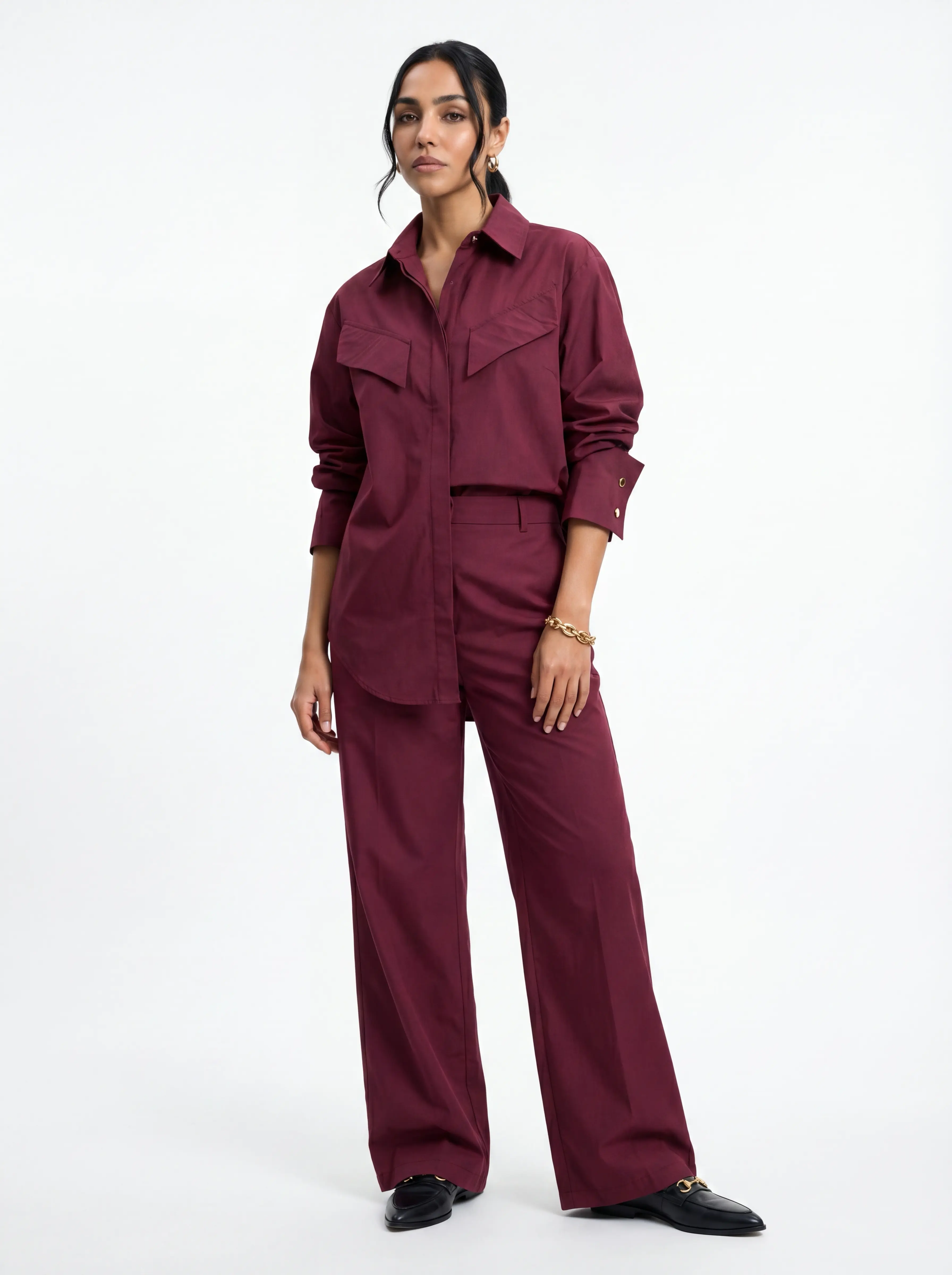 طقم عنابي شيرت