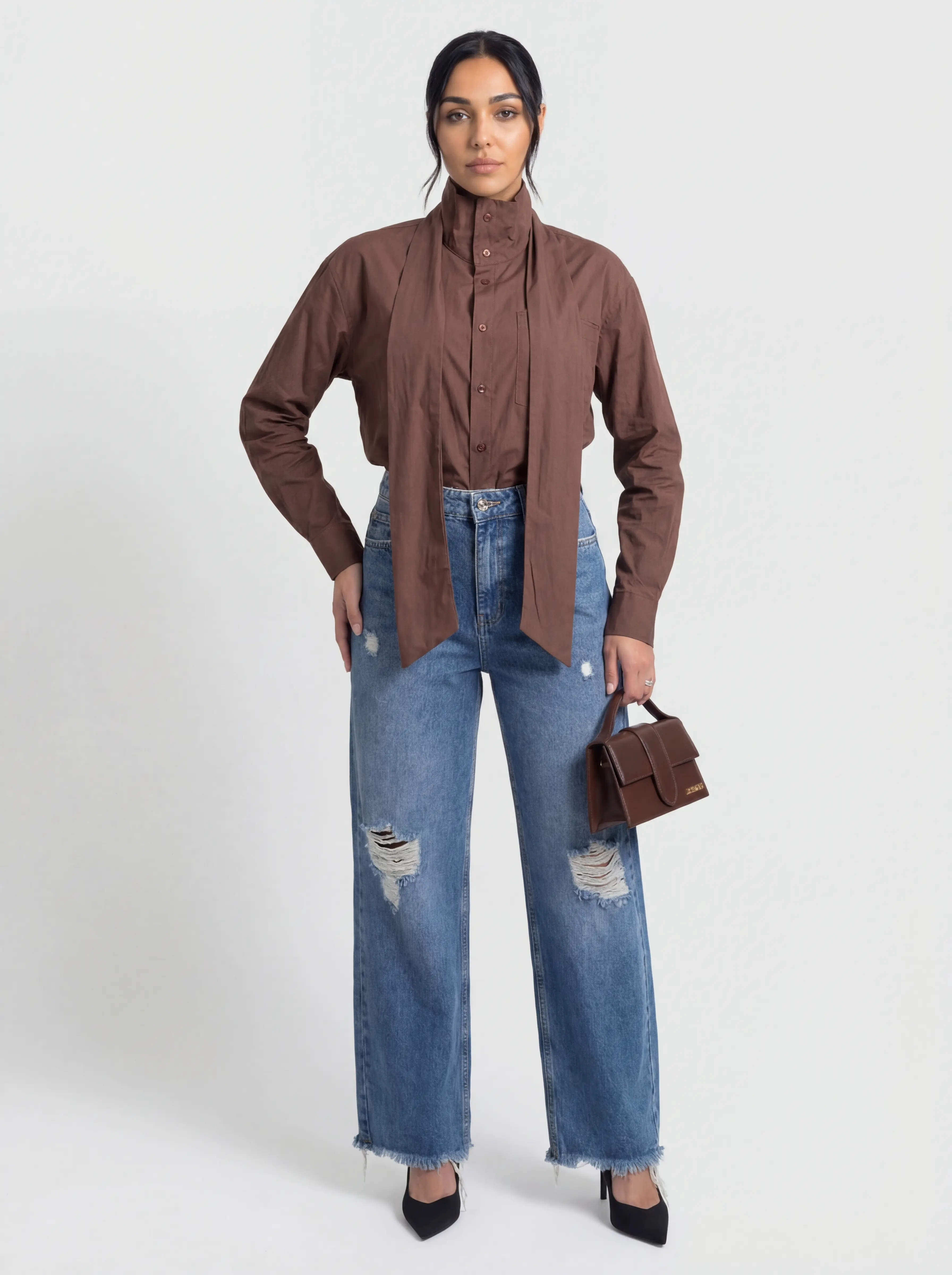 جينز واسع ممزق