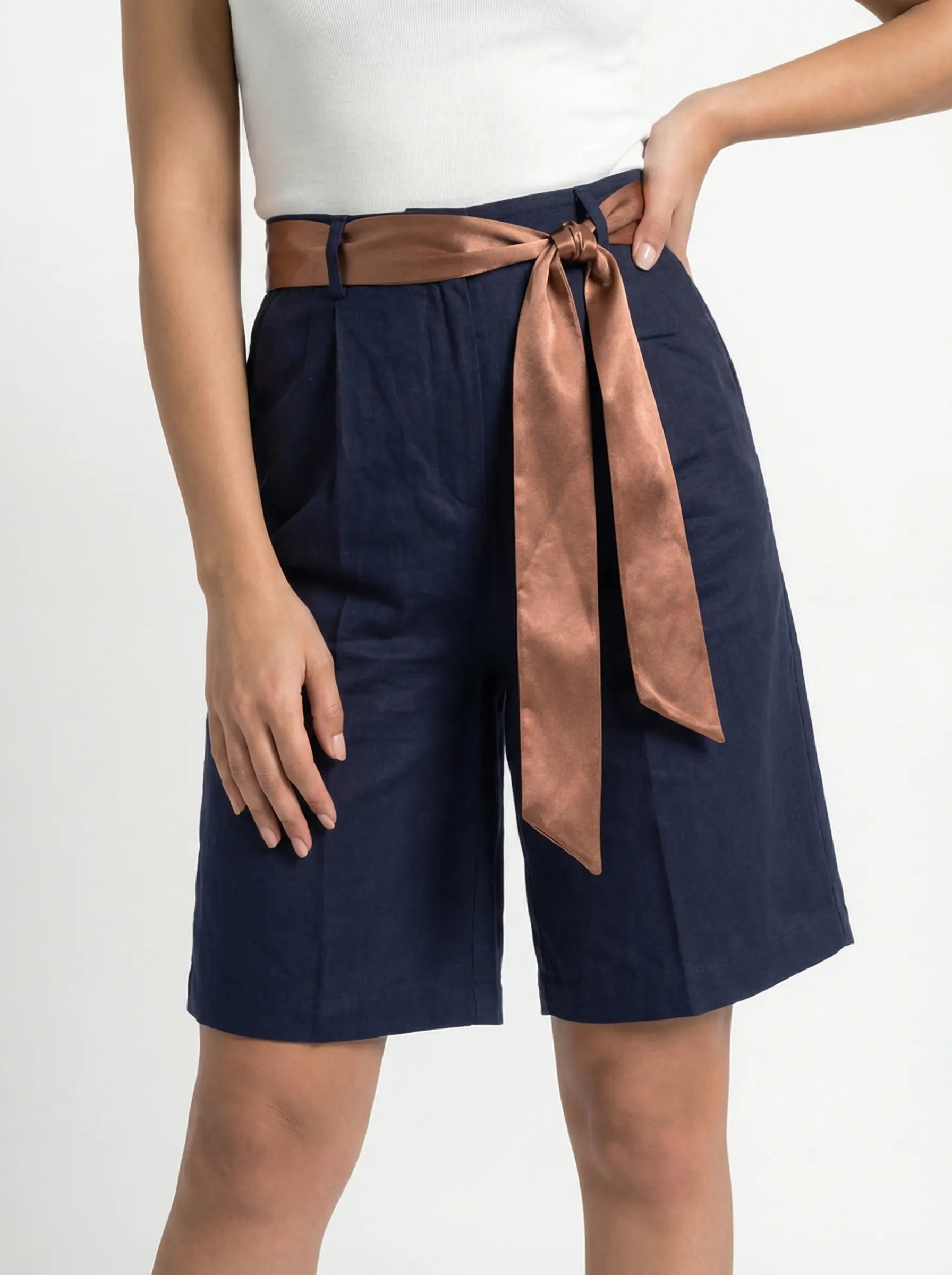 شورت نيفي إليغانت